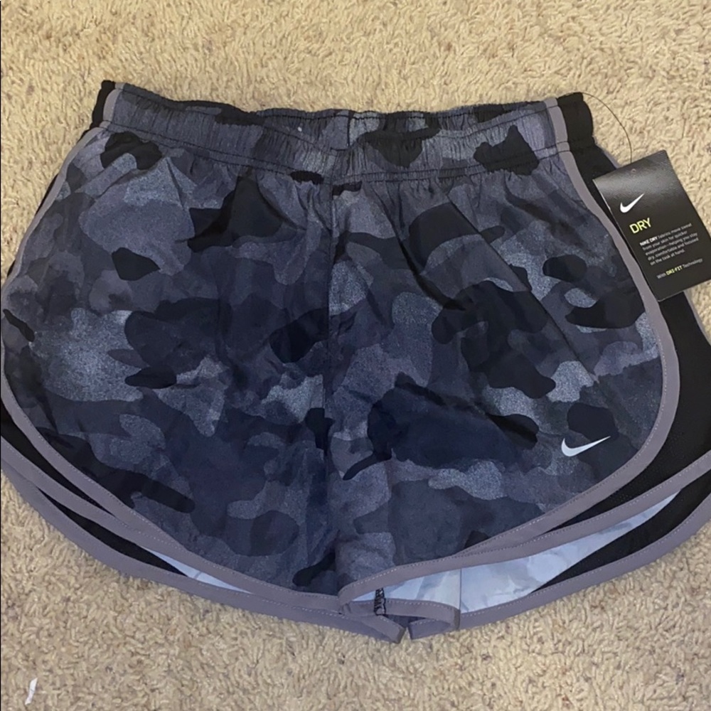 Nike DRY Women’s Camo Shorts
